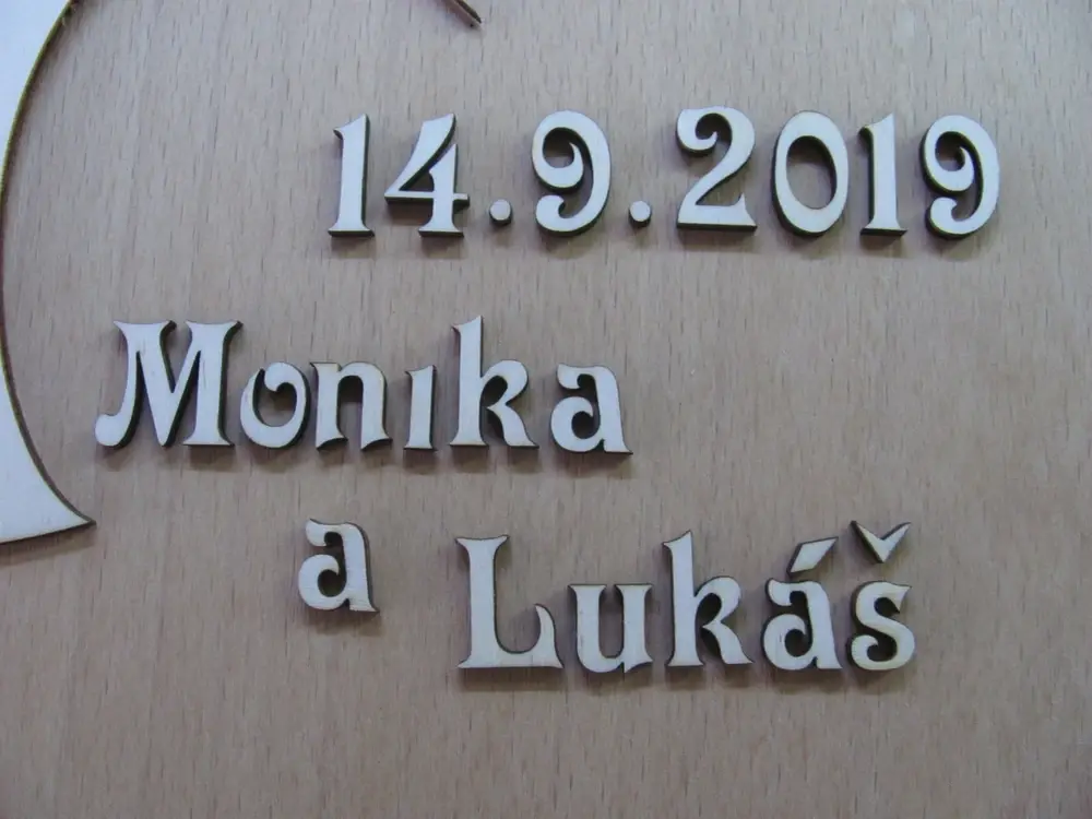 KNIHA hostů 30x40 cm (55 srdíček) TMAVÁ VARIANTA