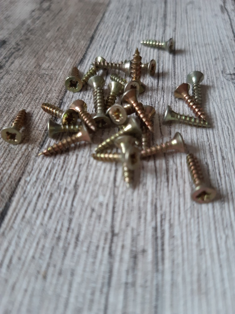 Vrut 12 mm 