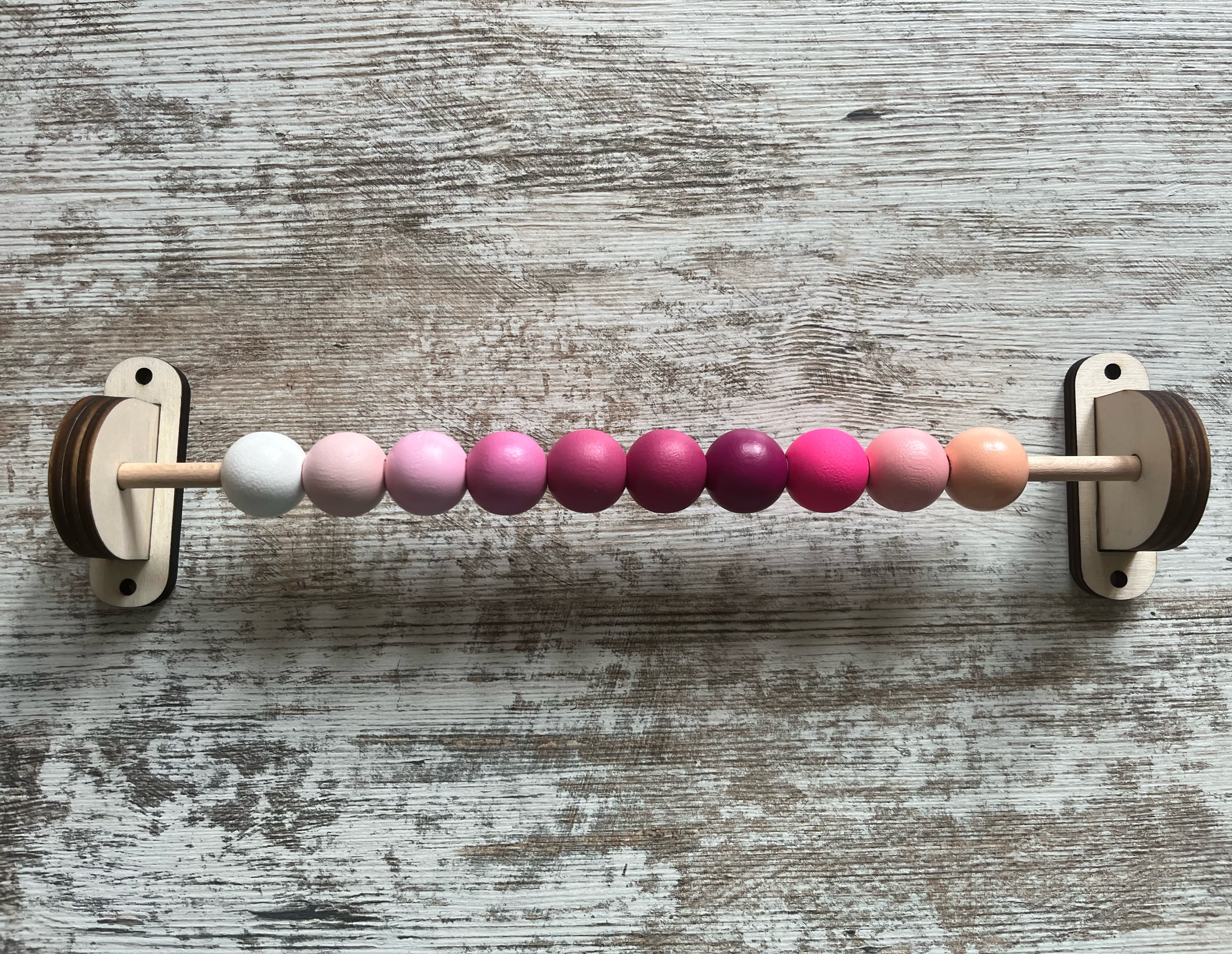 Dřevěné počítadlo s korálky - malované korálky