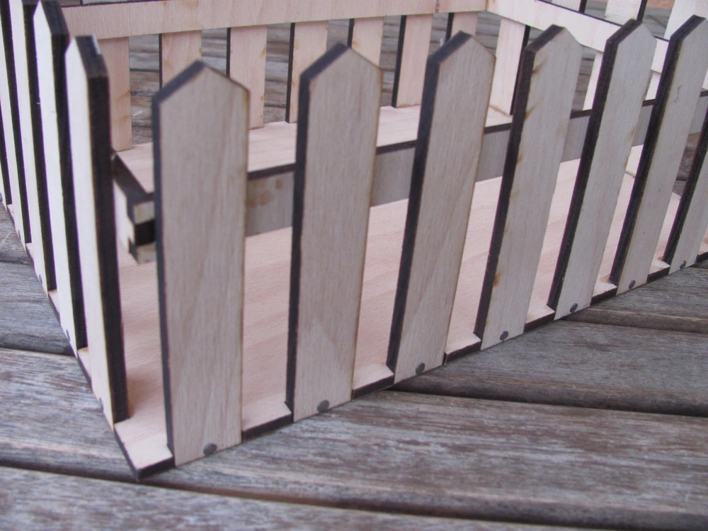 OHRÁDKA dřevěná pro květináče 20x30cm