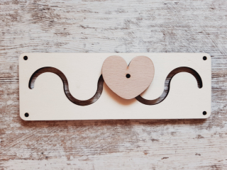 DESKA dřevěná hrací 20 × 7 cm s 1 tvarem