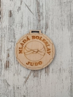 Vyřezávaná medaile 8cm VZOR 
