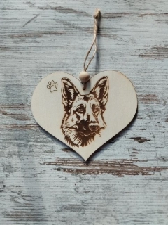 SRDÍČKO dřevěné 12x14cm - Německý ovčák