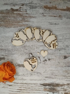 Dřevěná klíčenka k Valentýnu