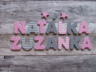 Dřevěná malovaná písmena pro sourozence 8 cm