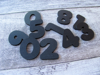 Dřevěná malovaná čísla/písmenka 3 cm