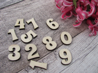 Dřevěná čísla/písmenka 2 cm