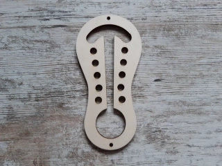 Dřevěná botička s vyřezávaným vzorem - 17 × 8,5 cm
