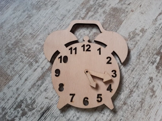 Dřevěné hodiny /dřevěný budík 15 cm 